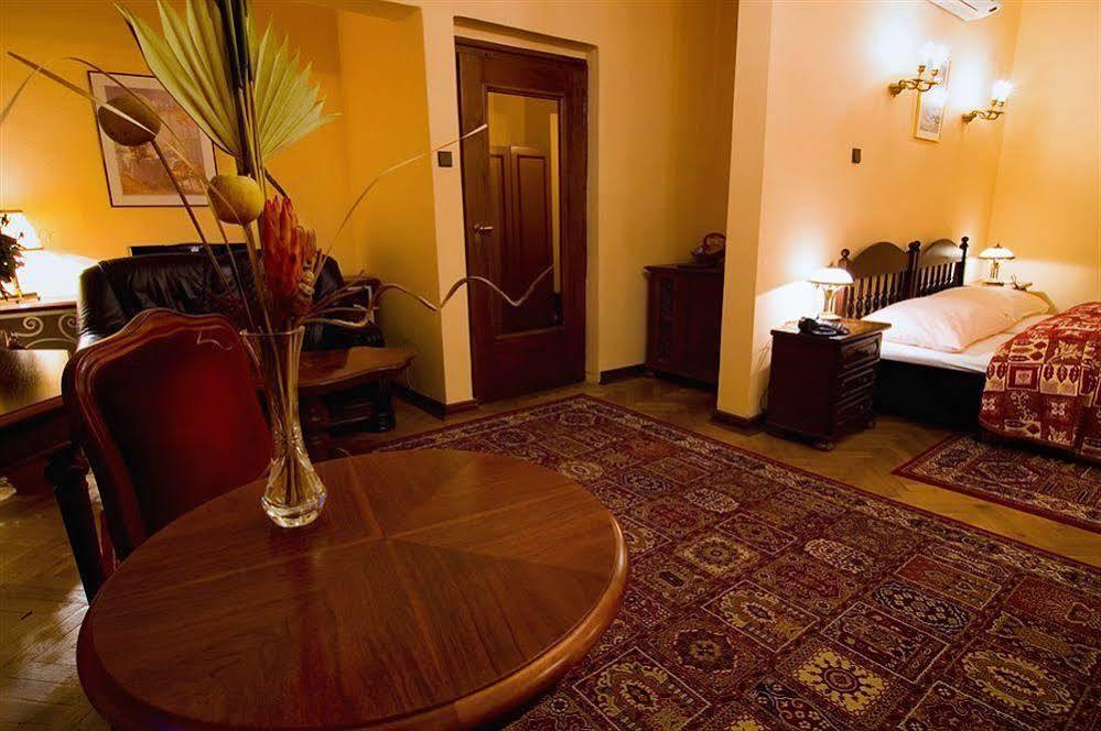 ออรุส Hotel ปราก ภายนอก รูปภาพ
